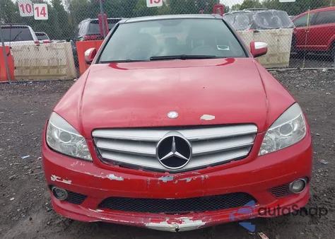 2009 Mercedes-Benz C 300 Sport 4Matic z USA, uszkodzony, nr VIN WDDGF81X39R055032